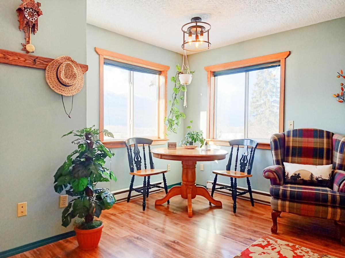 2Mins To Town, Ac & Sauna, Self Check-In, Full Kitchen, Free Laundry & Parking, Family Pet Friendly, Comfortably Sleeps Up To 10 غولدن المظهر الخارجي الصورة
