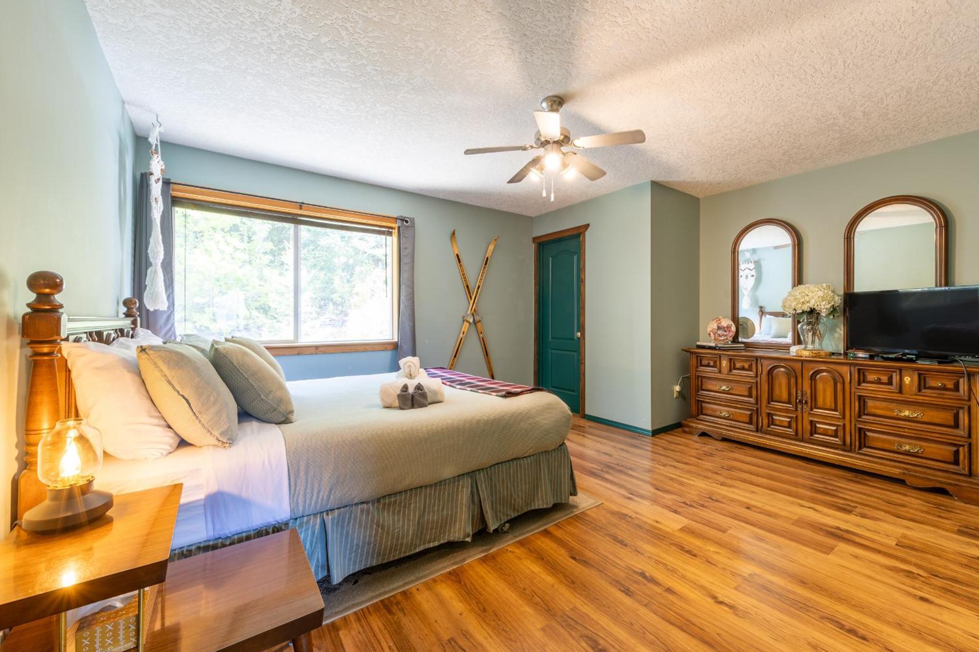 2Mins To Town, Ac & Sauna, Self Check-In, Full Kitchen, Free Laundry & Parking, Family Pet Friendly, Comfortably Sleeps Up To 10 غولدن المظهر الخارجي الصورة