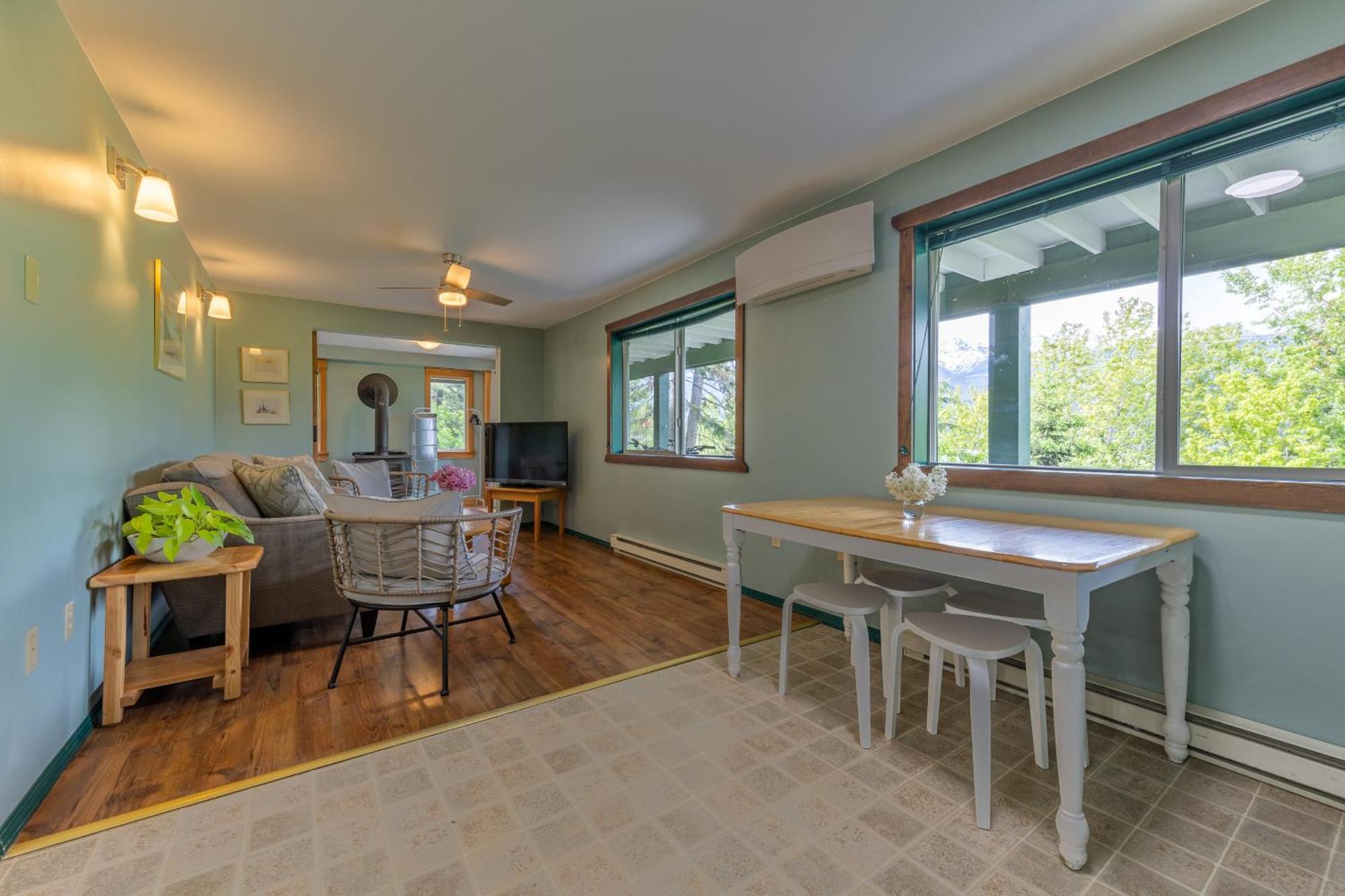 2Mins To Town, Ac & Sauna, Self Check-In, Full Kitchen, Free Laundry & Parking, Family Pet Friendly, Comfortably Sleeps Up To 10 غولدن المظهر الخارجي الصورة