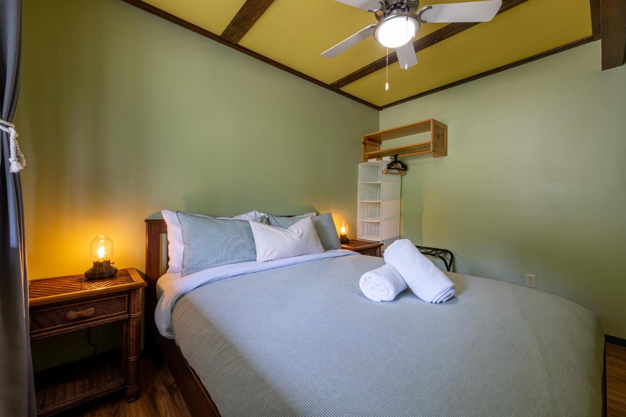 2Mins To Town, Ac & Sauna, Self Check-In, Full Kitchen, Free Laundry & Parking, Family Pet Friendly, Comfortably Sleeps Up To 10 غولدن المظهر الخارجي الصورة